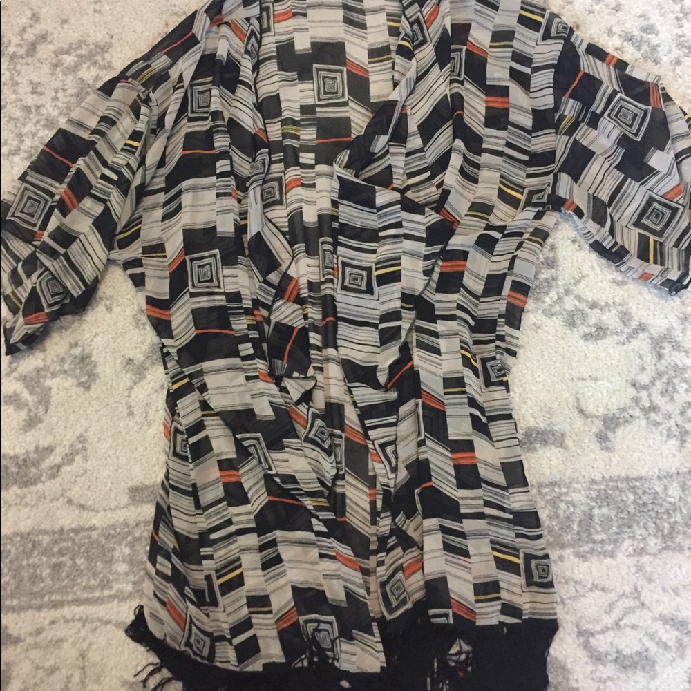 LuLaRoe Monroe fringe kimono. Worn only once!